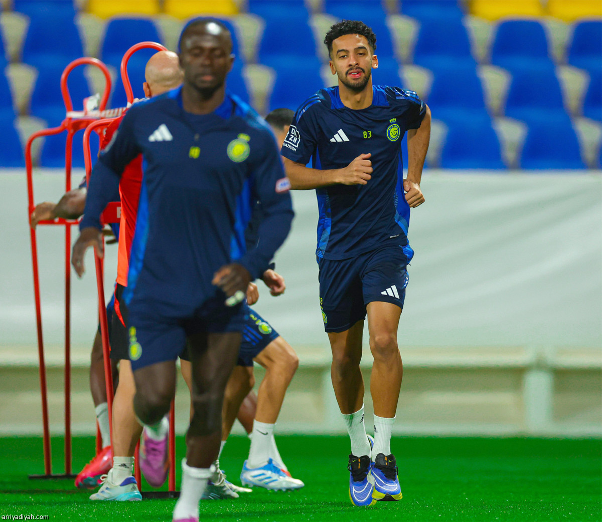 «الأصفر» عاد