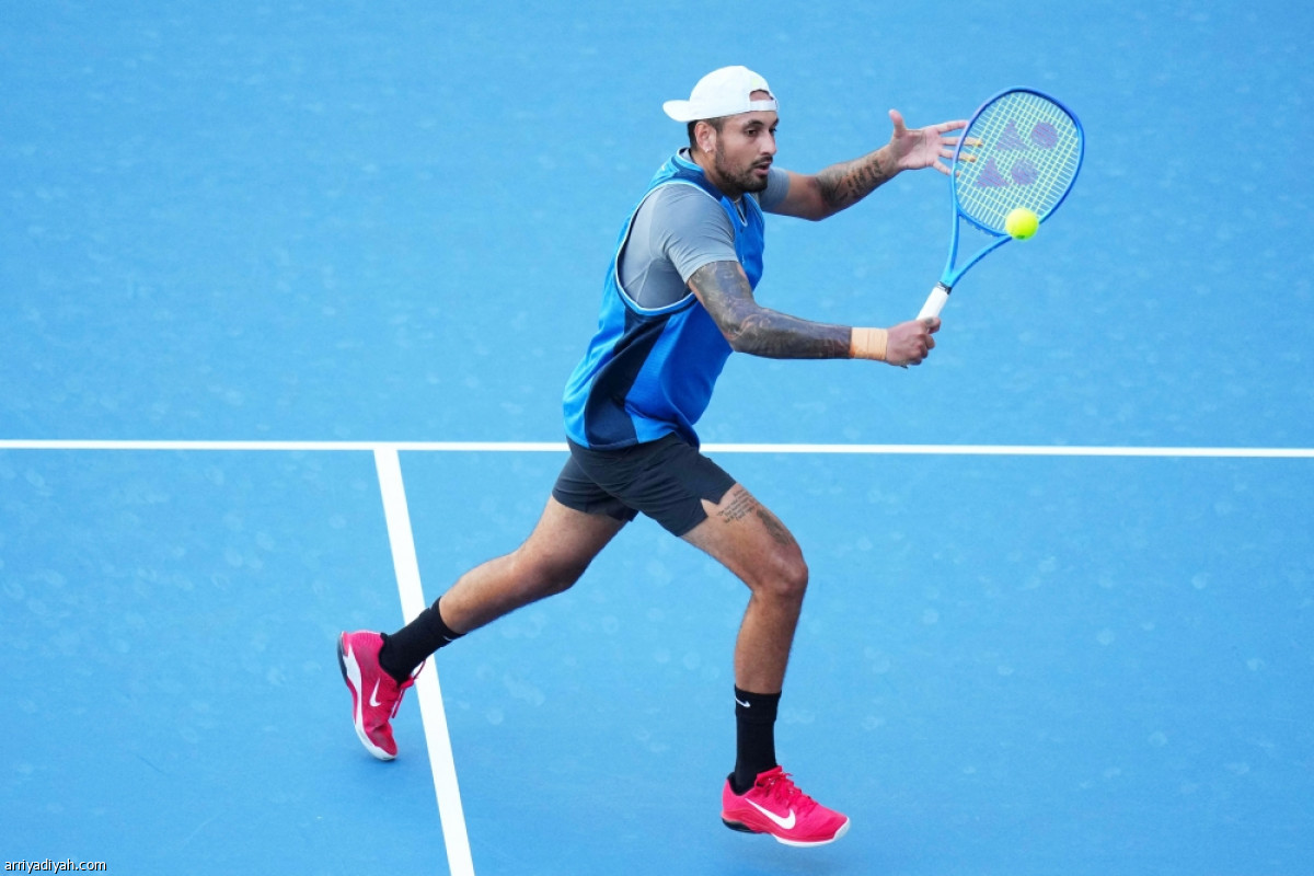 كيريوس يعبر