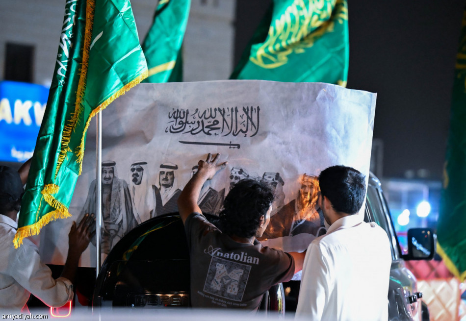 تزيين السيارات.. 20 دقيقة و350 ريالا تصنع الفرح