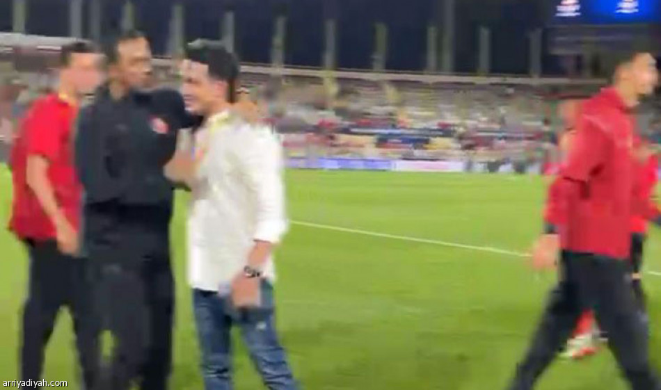 الهلال والأهلي 
7 هاشتاقات.. و130 ألف تغريدة