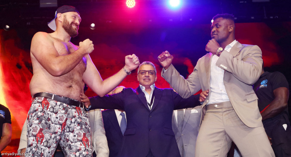 «نزال الرجل الأشرس» 
يدشن موسم الرياض