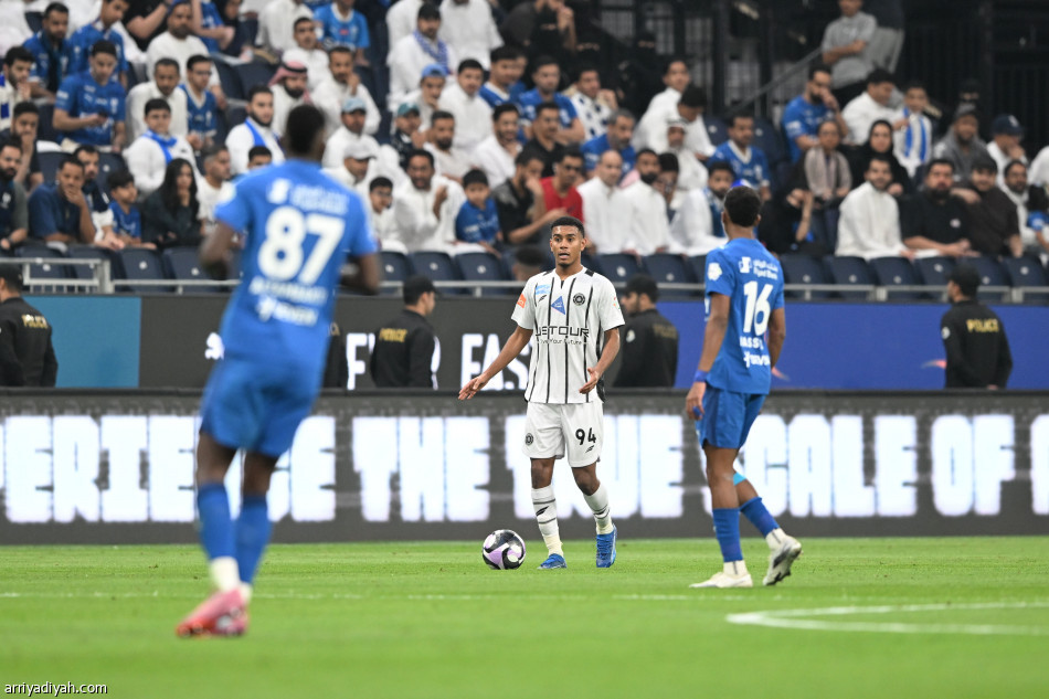 الهلال لا يتوقف