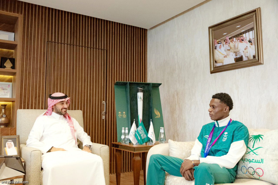 الفيصل يلتقي بأبطال السعودية في الدورات الآسيوية والعالمية