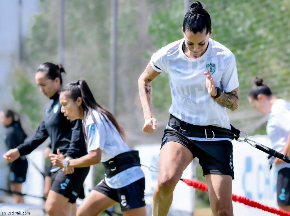 هيرموسو تطوي 
قبلة المونديال