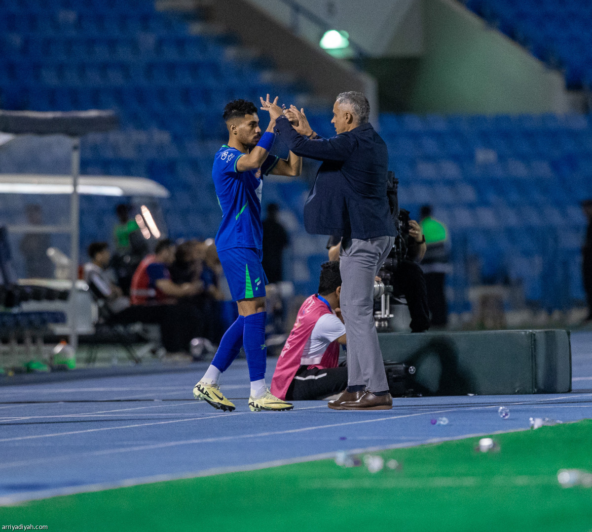 الفتح يستعرض