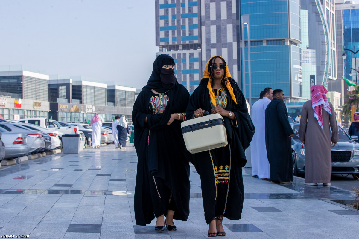 احتفالات.. وأزياء تاريخية