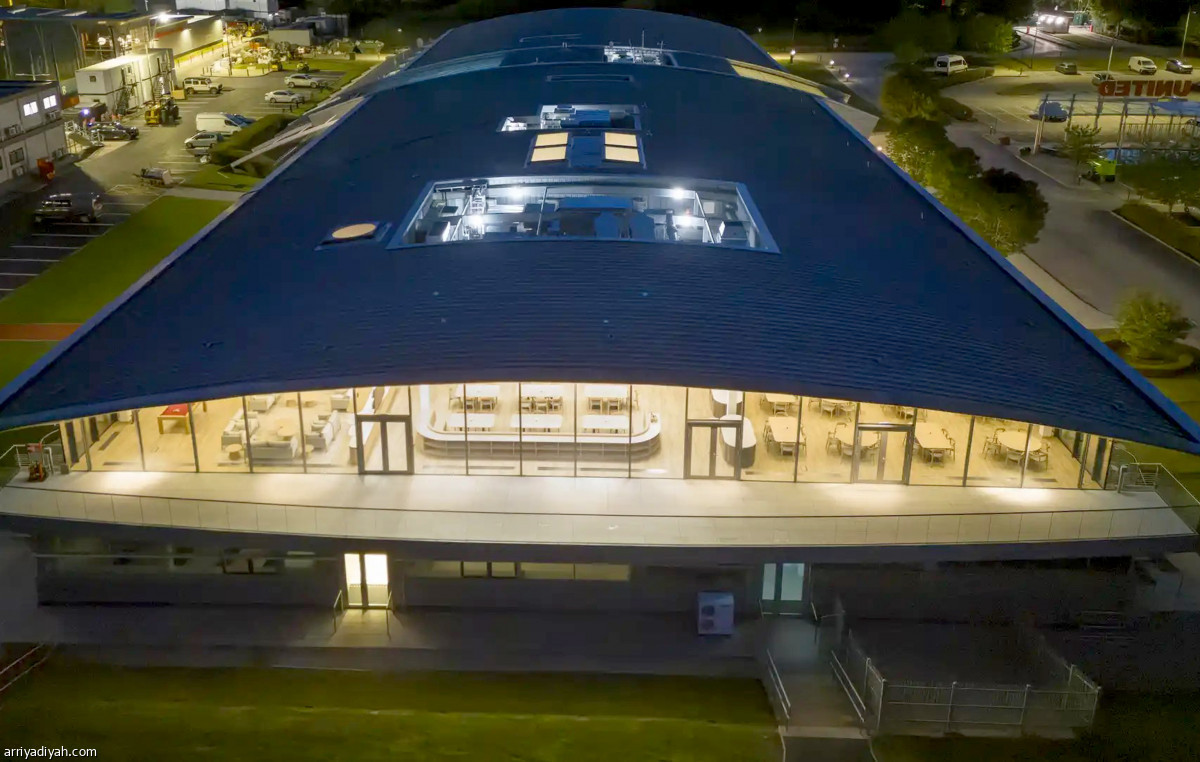 «كارينجتون» يغيّر الهوية