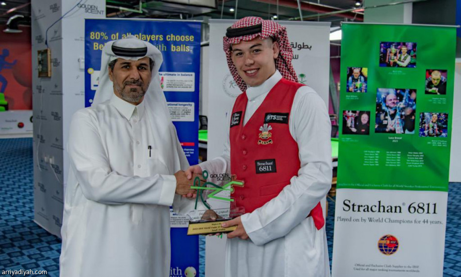 الويلزي ديفيز يحقق بطولة  العالم للسنوكر