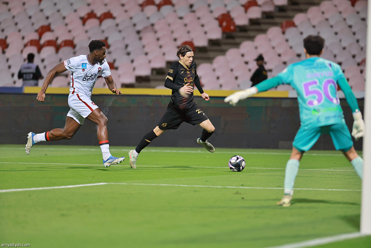 أخيرا فاز الوحدة