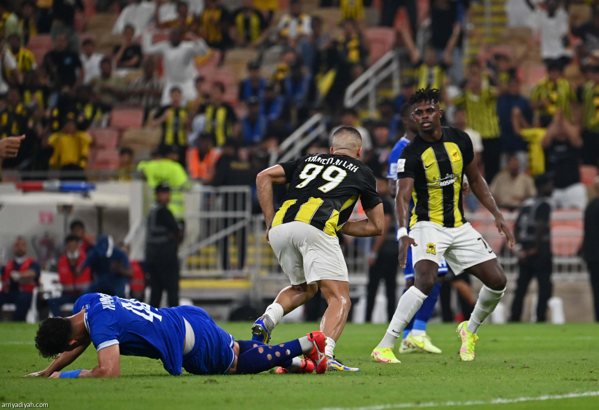 الاتحاد في الصدارة