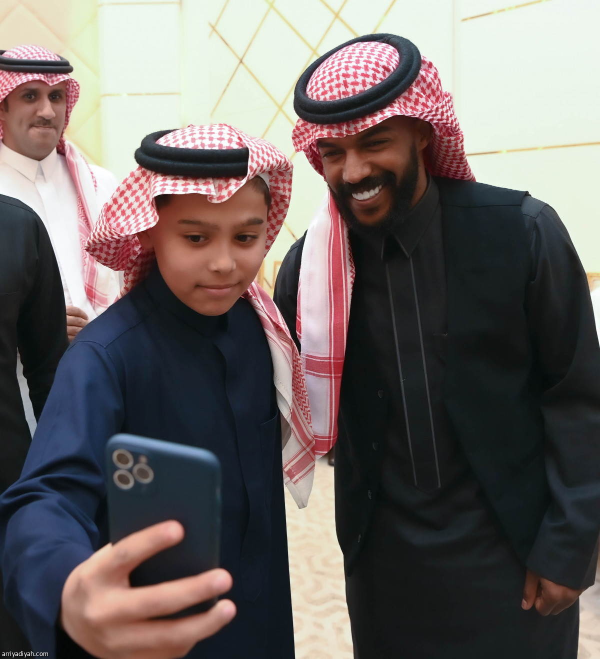 حسين القحطاني يحتفل بزفافه