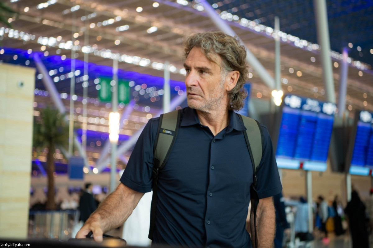 الوحدة يطير إلى أبها