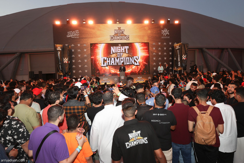 «ليلة الأبطال».. الفائز يتوج بحزام الصقر