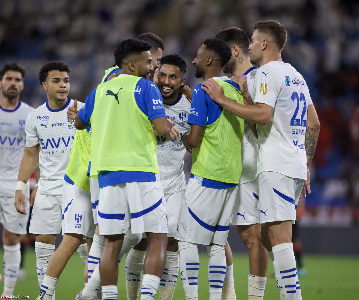 خماسية زرقاء