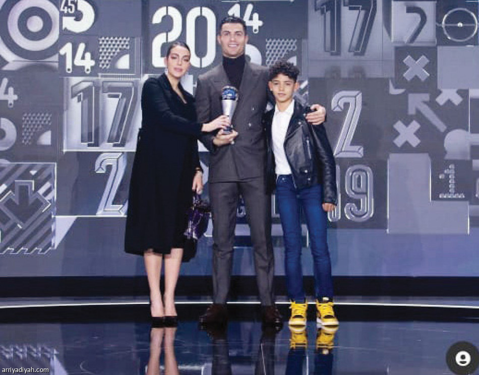 جوائز فيفا..
غضب.. تجاهل.. واحتفاء