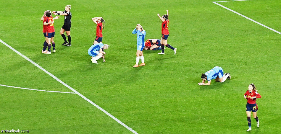 الإسبانيات
يتزعمن العالم