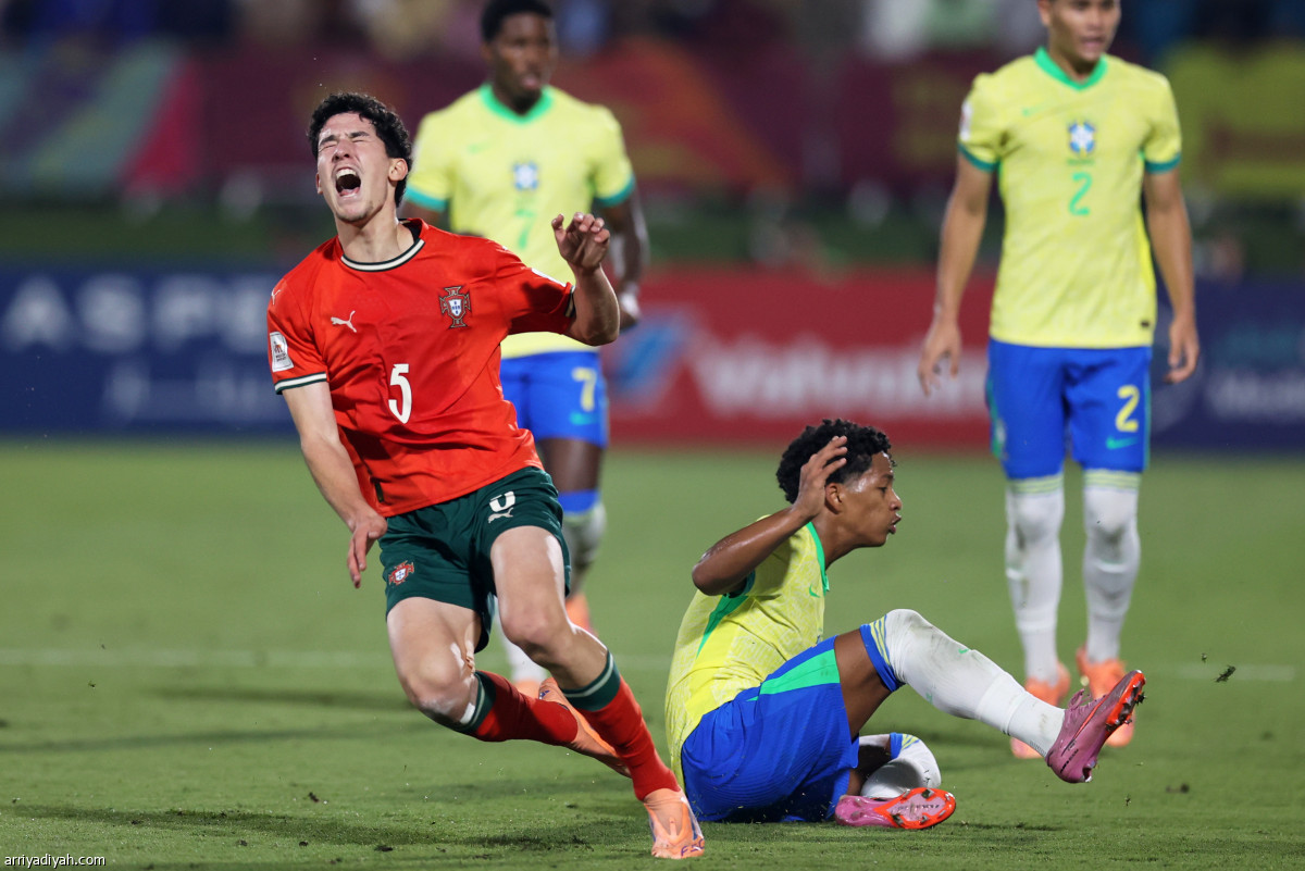 نهائي تاريخي